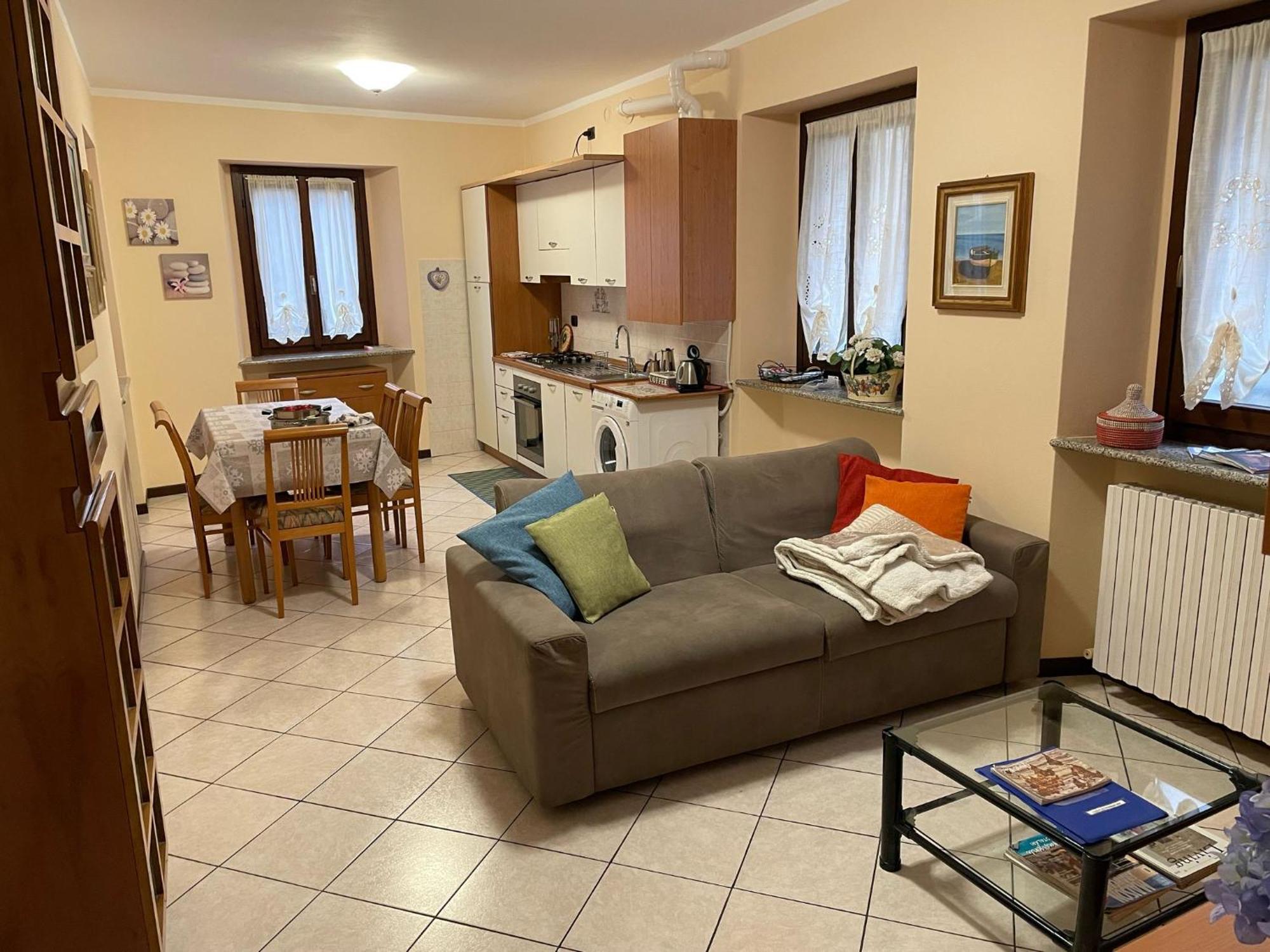 Casa Vacanze Da Carla Abbadia Lariana Bagian luar foto