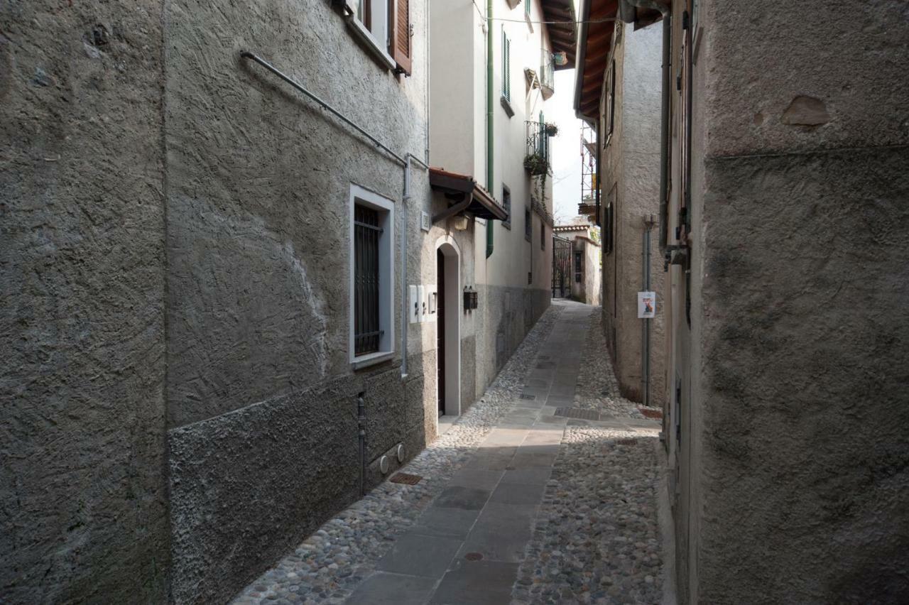 Casa Vacanze Da Carla Abbadia Lariana Bagian luar foto