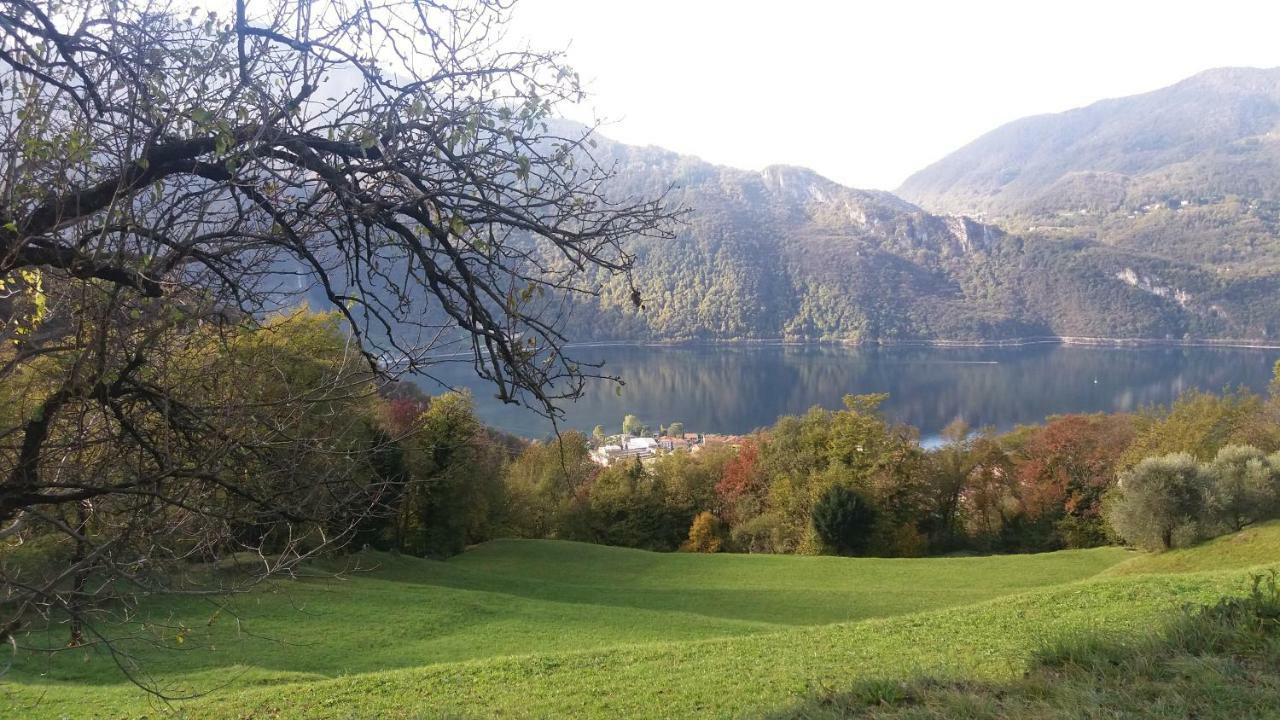 Casa Vacanze Da Carla Abbadia Lariana Bagian luar foto